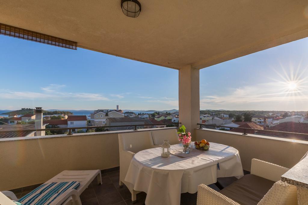 Apartmani Maksan Pakoštane Exterior foto