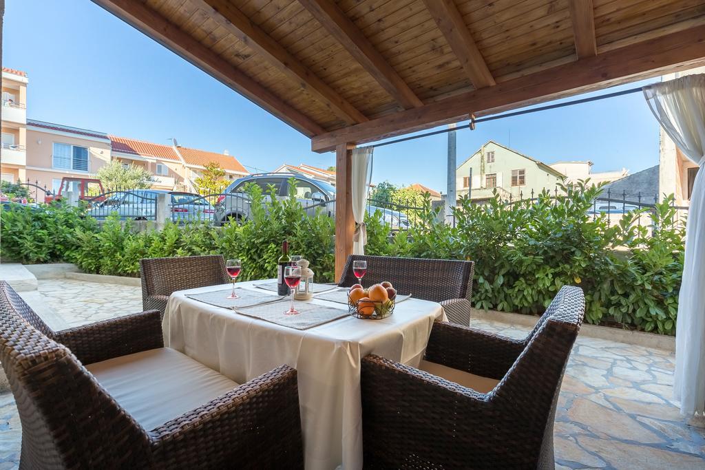 Apartmani Maksan Pakoštane Exterior foto