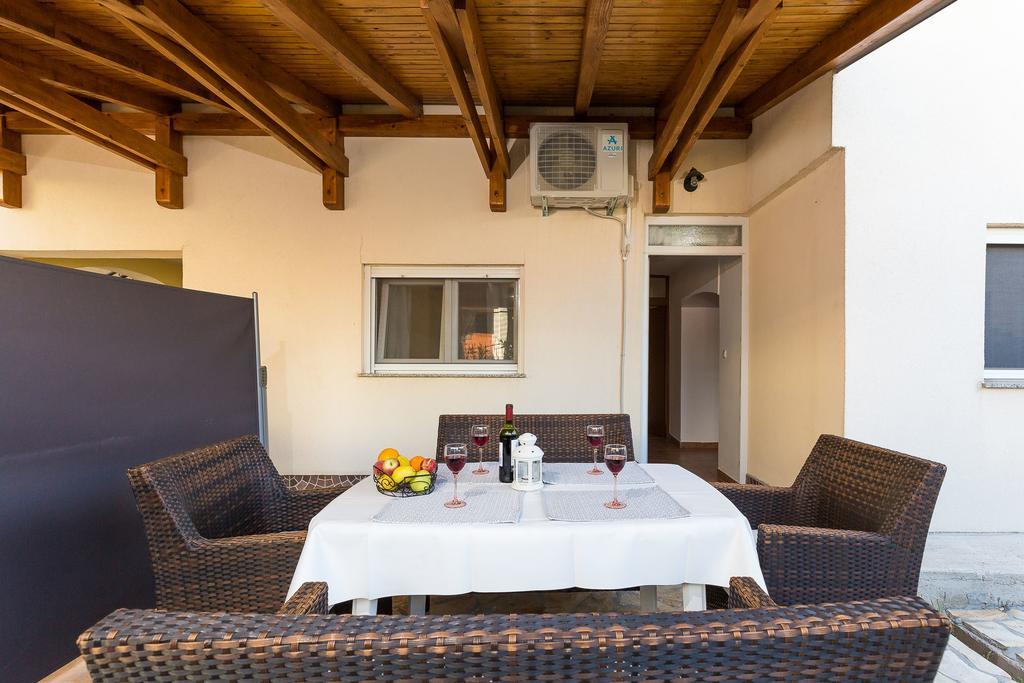 Apartmani Maksan Pakoštane Exterior foto