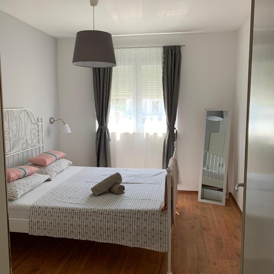 Apartmani Maksan Pakoštane Exterior foto